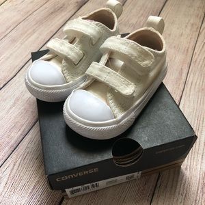 Infant sparkle converse